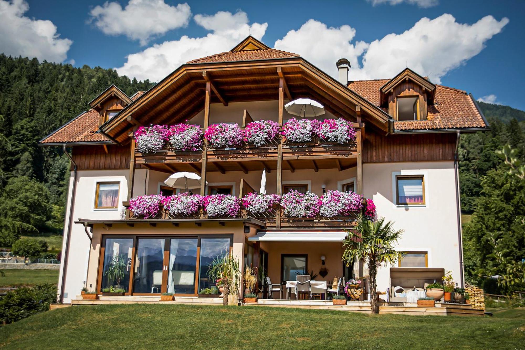 Ferienwohnungen Fischerhaus - Direkt Am See Millstatt Luaran gambar